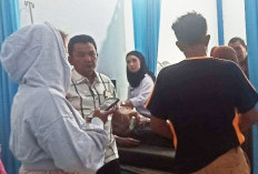 Diterjang Ombak, Perahu Nelayan Bengkulu Tengah Terbalik