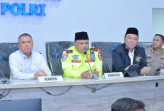 Menteri Perhubungan, Kakorlantas Polri, dan Direktur Utama PT Jasa Raharja Tinjau Command Center KM 29 