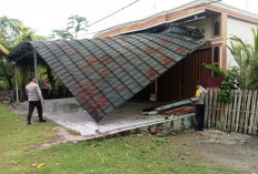 Desa Gedung Sako Dua Diterpa Badai Angin Puting Beliung