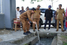 Respon Cepat! Walikota Turun Kelapangan Periksa Drainase yang Tersumbat