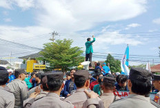 Buruh dan Mahasiswa Bengkulu Serukan Penolakan Omnibus Law di Depan DPRD Provinsi