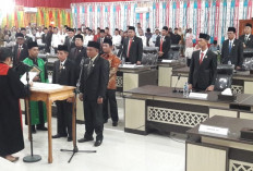 Lengkap, Ini Sumpah yang Diucapkan Zamhari dan Damsir Dilantik Menjadi Pimpinan DPRD Mukomuko