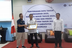 Dinas PUPR dan Dinas Perpustakaan Mukomuko Terima Penghargaan