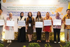 Dosen Universitas Esa Unggul Raih Penghargaan Best Poster Presentation di Konferensi Internasional