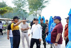 Walikota Kaget, Masih Ada Pedagang yang Paksa Pengunjung Berbelanja di Kawasan Pantai Panjang