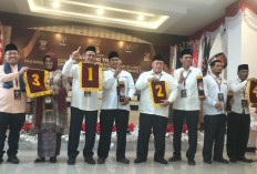  Paslon Bupati dan Wakil Bupati Mukomuko Sapuan-Wasri Tampil Beda Ketika Ambil Nomor Urut di KPU