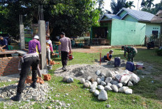 Untuk Keamanan, Satgas TMMD Ke-124 Kodim 0408/BS Pasang Buat Poskamling