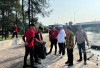 Ronny PL Tobing Bersama PT DOA Saling Gotong Royong Bersihkan Pantai Panjang